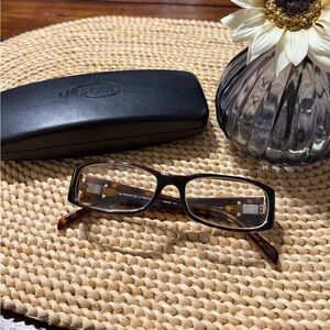 Oscar De La Renta Eyeglasses with Case